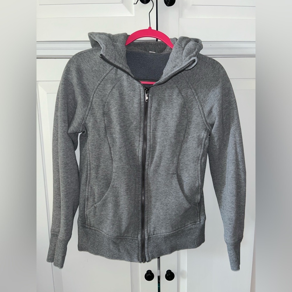 Lululemon Zip-up Hoodie 🤍